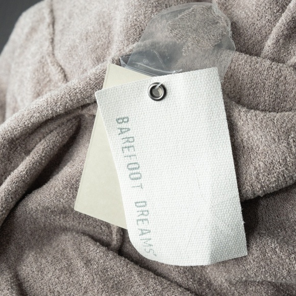 BAREFOOT DREAMS | Cozychic Ultra Lite Dream Robe - Picture 6 of 16